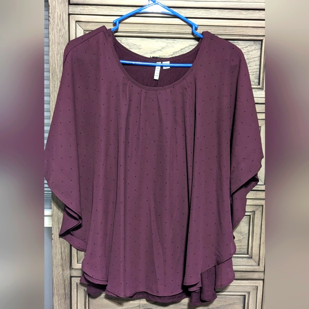 Elle Caplet Style Top